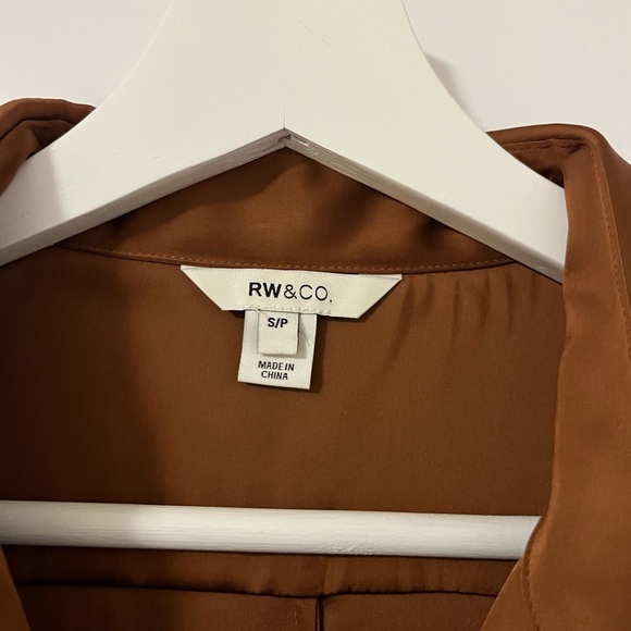RW&CO. Warm Rust Brown Collared Blouse - Picture 2 of 2